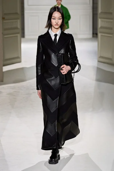 Look 64